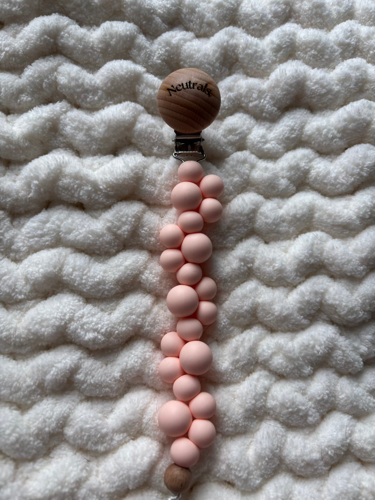 Neutral Silicone & Wooden Dummy Clip – Stylish Holder for Babies