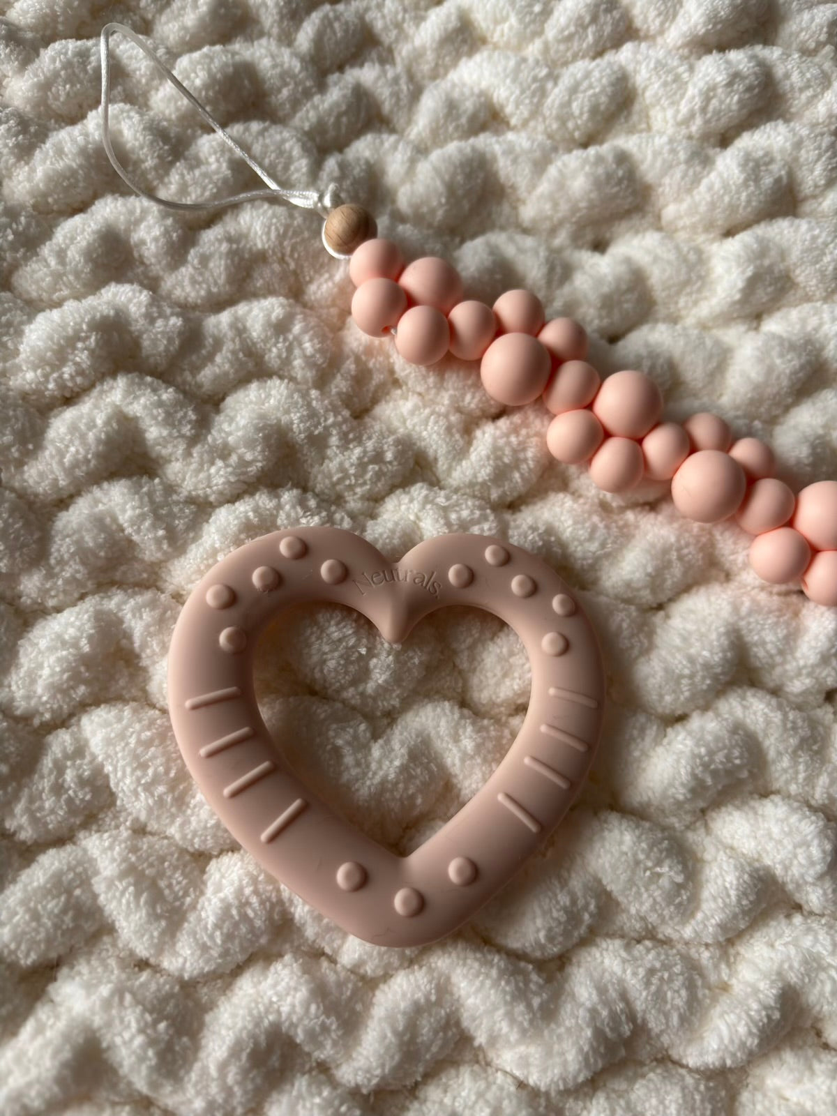 Neutral Silicone & Wooden Dummy Clip – Stylish Holder for Babies