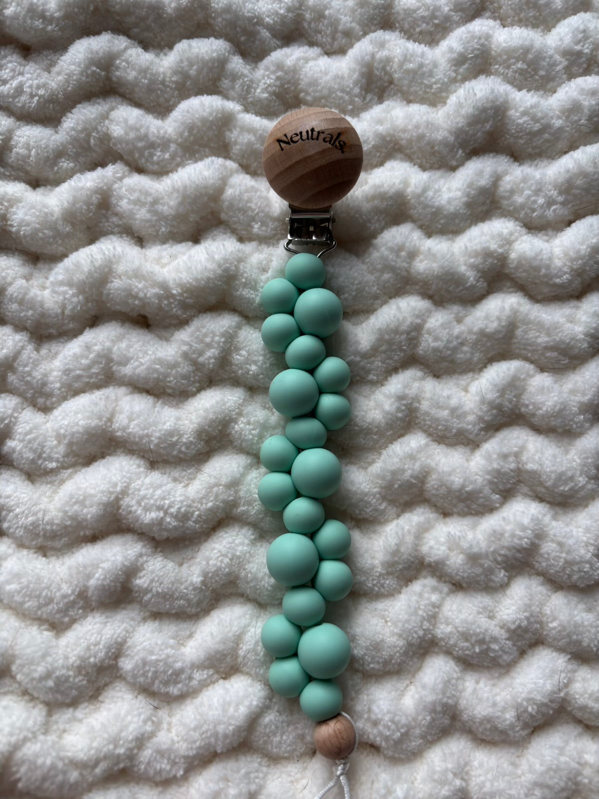 Neutral Silicone & Wooden Dummy Clip – Stylish Holder for Babies