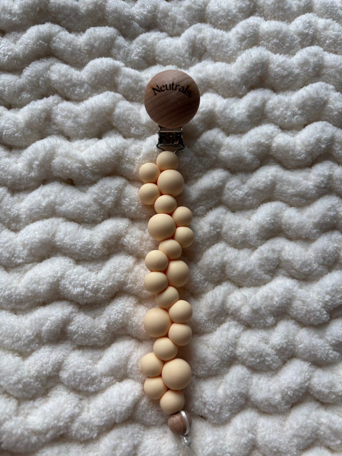 Neutral Silicone & Wooden Dummy Clip – Stylish Holder for Babies