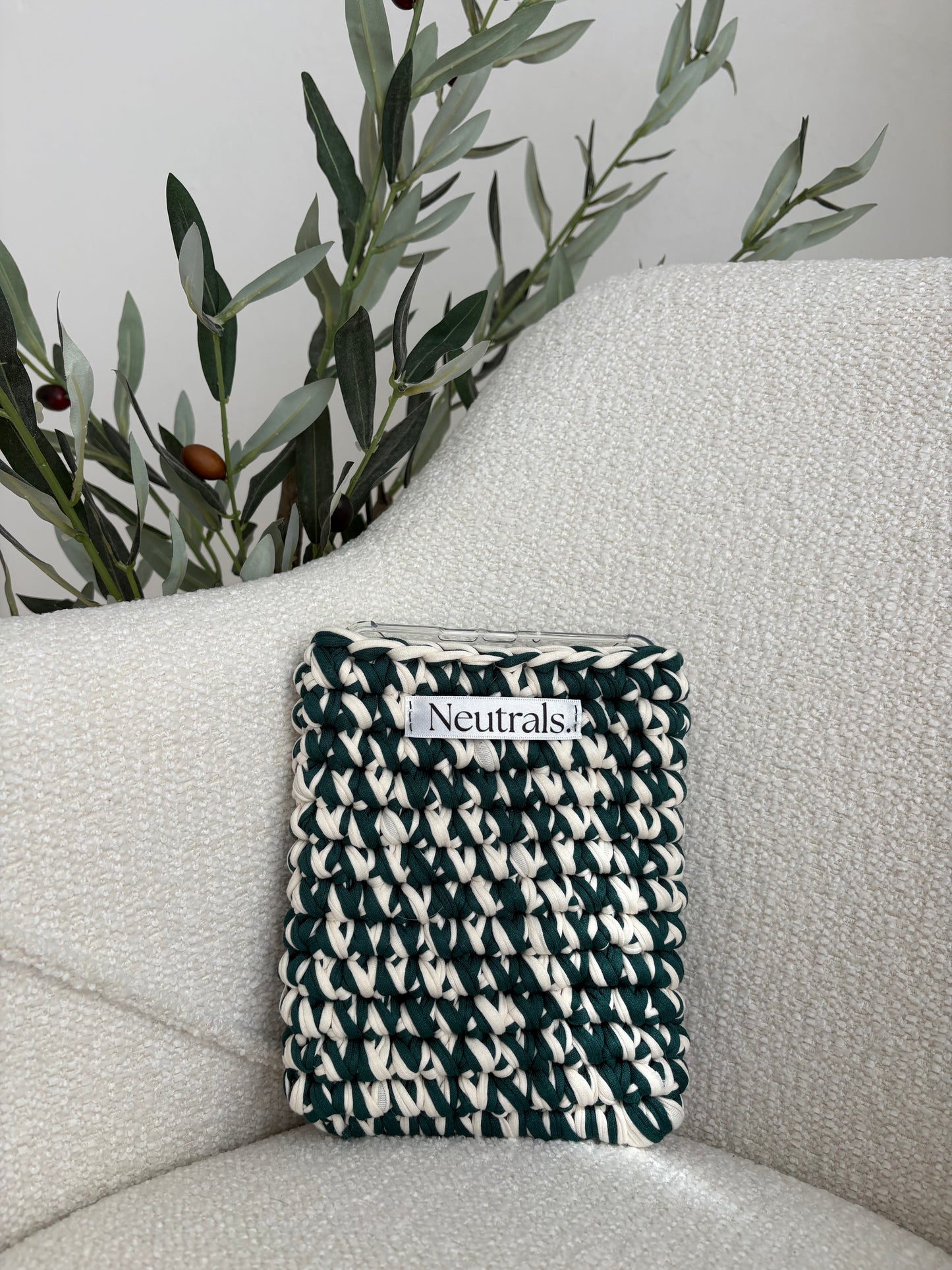 6-Inch Crochet Kindle Case – Soft, Handmade Cover