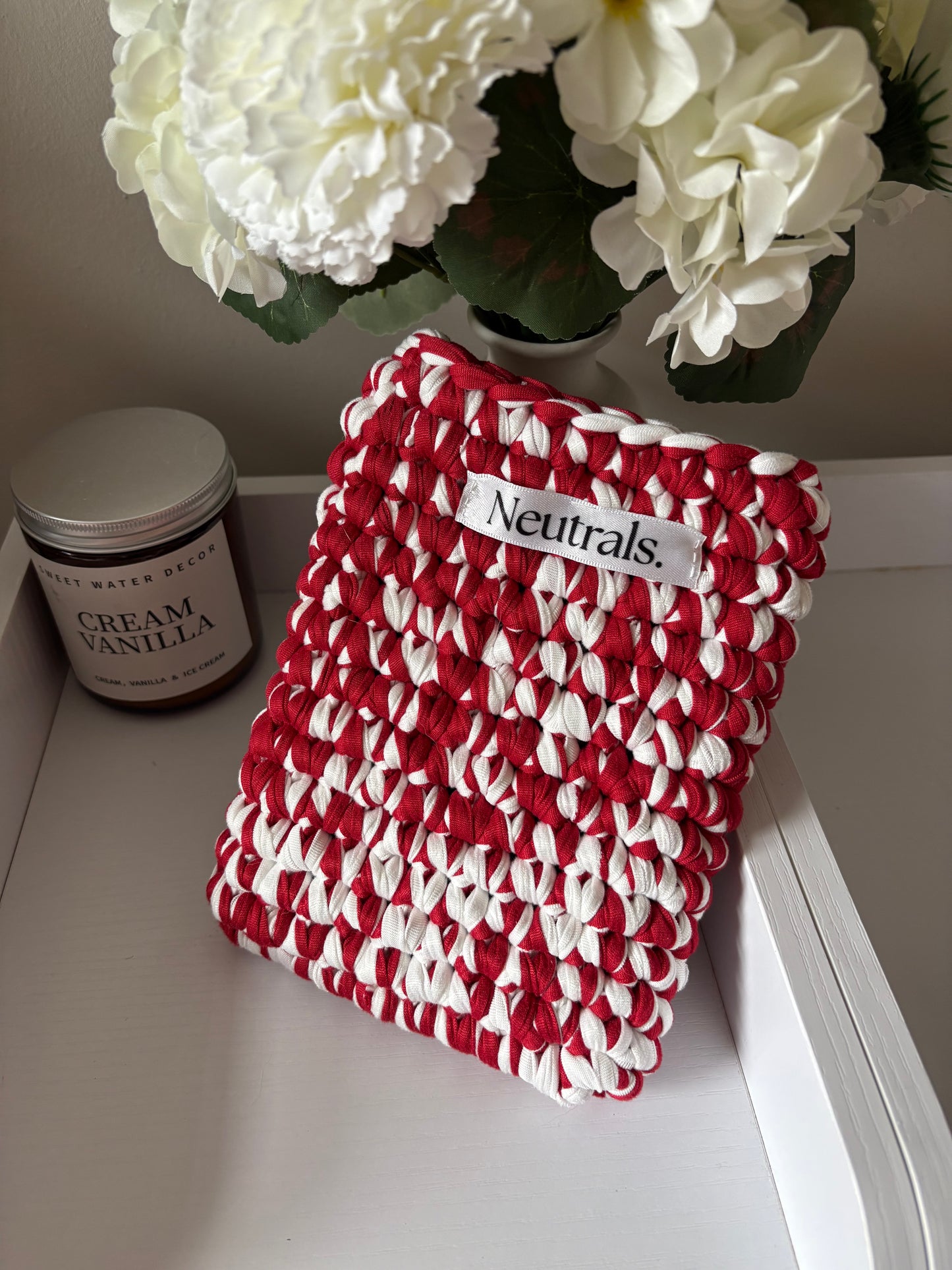 6-Inch Crochet Kindle Case – Soft, Handmade Cover