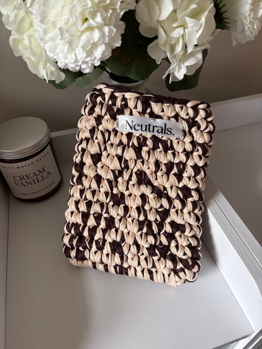 6-Inch Crochet Kindle Case – Soft, Handmade Cover