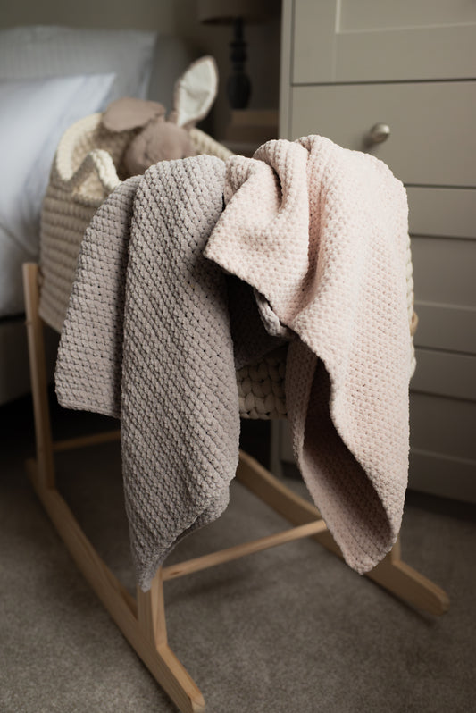 Chunky baby blanket – Handmade in Neutral Tones