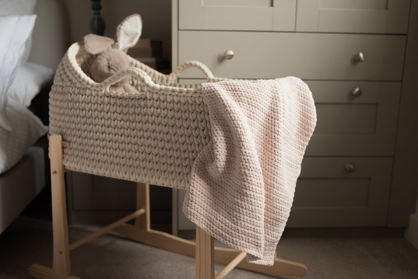 Chunky baby blanket – Handmade in Neutral Tones