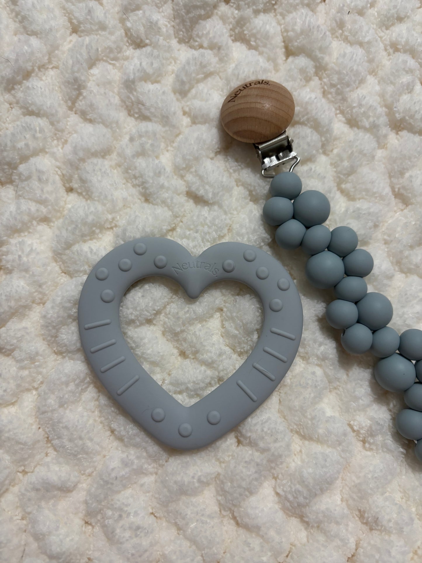 Neutral Silicone & Wooden Dummy Clip – Stylish Holder for Babies