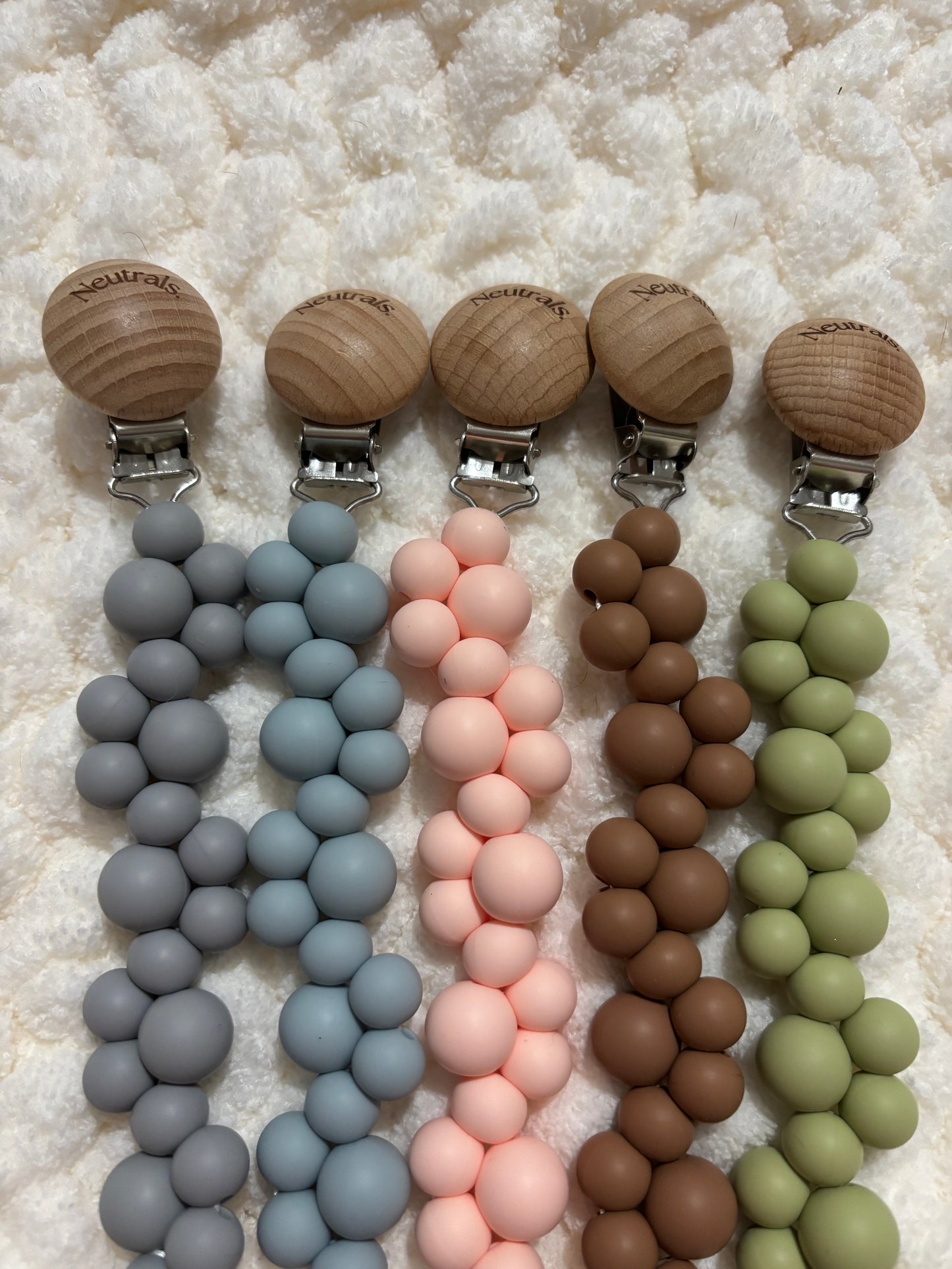 Neutral Silicone & Wooden Dummy Clip – Stylish Holder for Babies