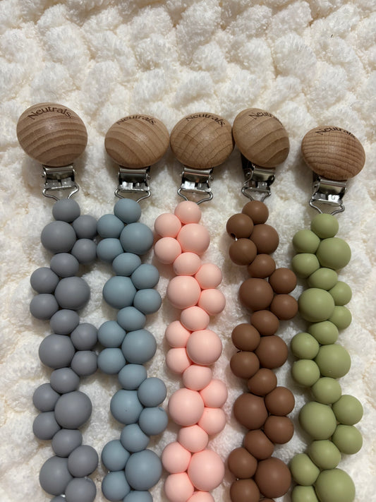 Neutral Silicone & Wooden Dummy Clip – Stylish Holder for Babies