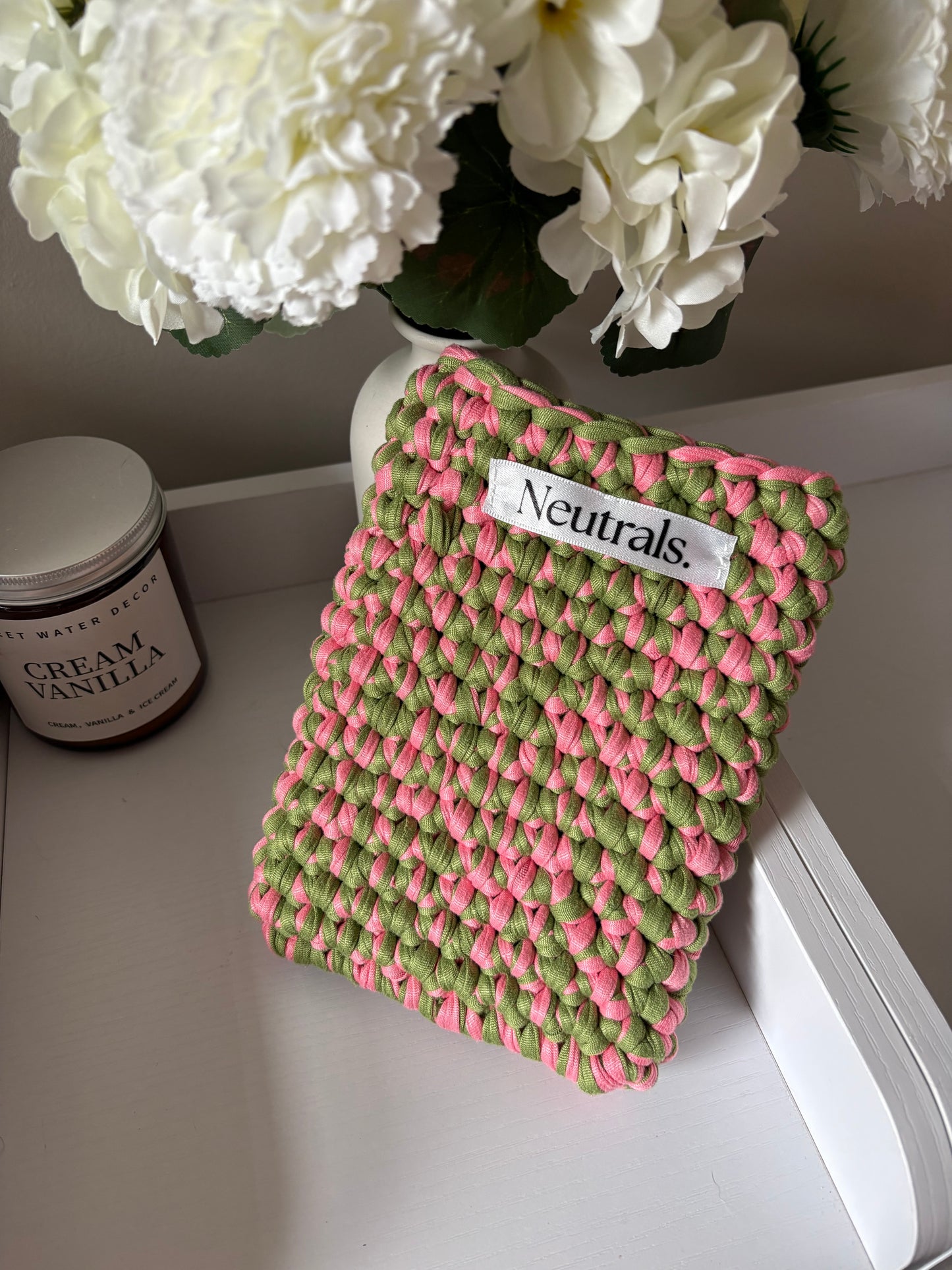 6-Inch Crochet Kindle Case – Soft, Handmade Cover