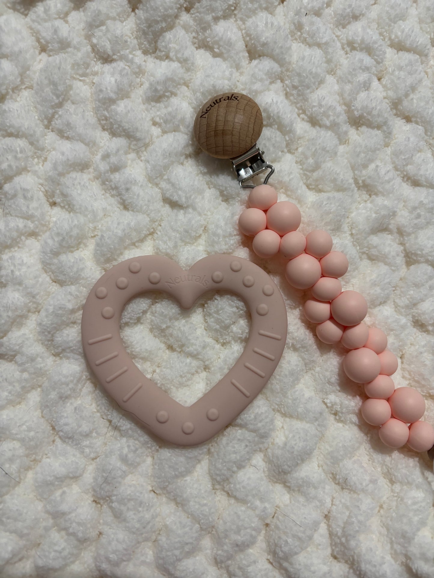 Neutral Silicone & Wooden Dummy Clip – Stylish Holder for Babies