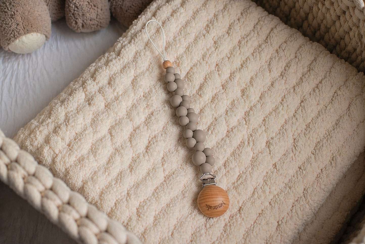 Neutral Silicone & Wooden Dummy Clip – Stylish Holder for Babies