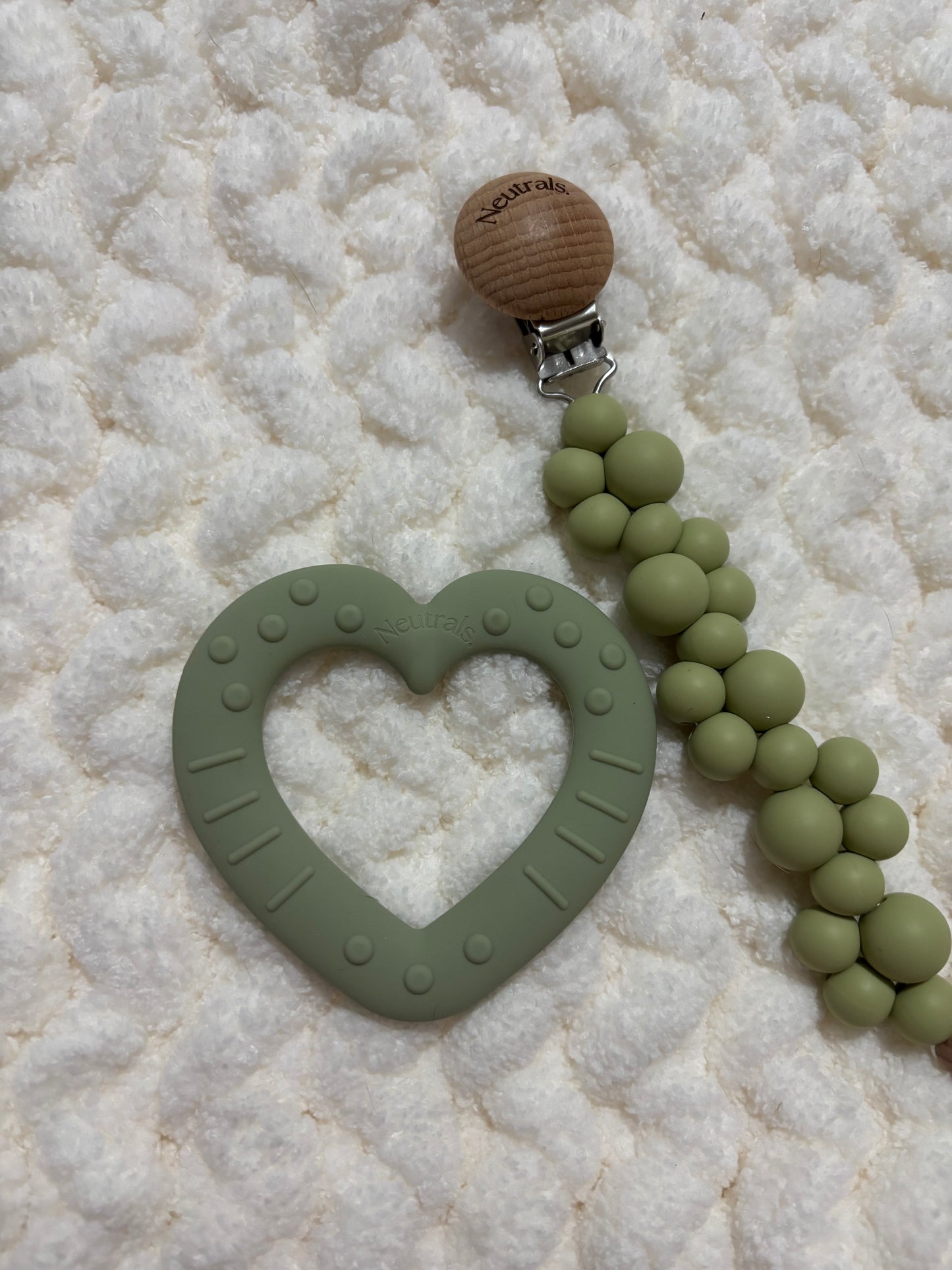 Neutral Silicone & Wooden Dummy Clip – Stylish Holder for Babies