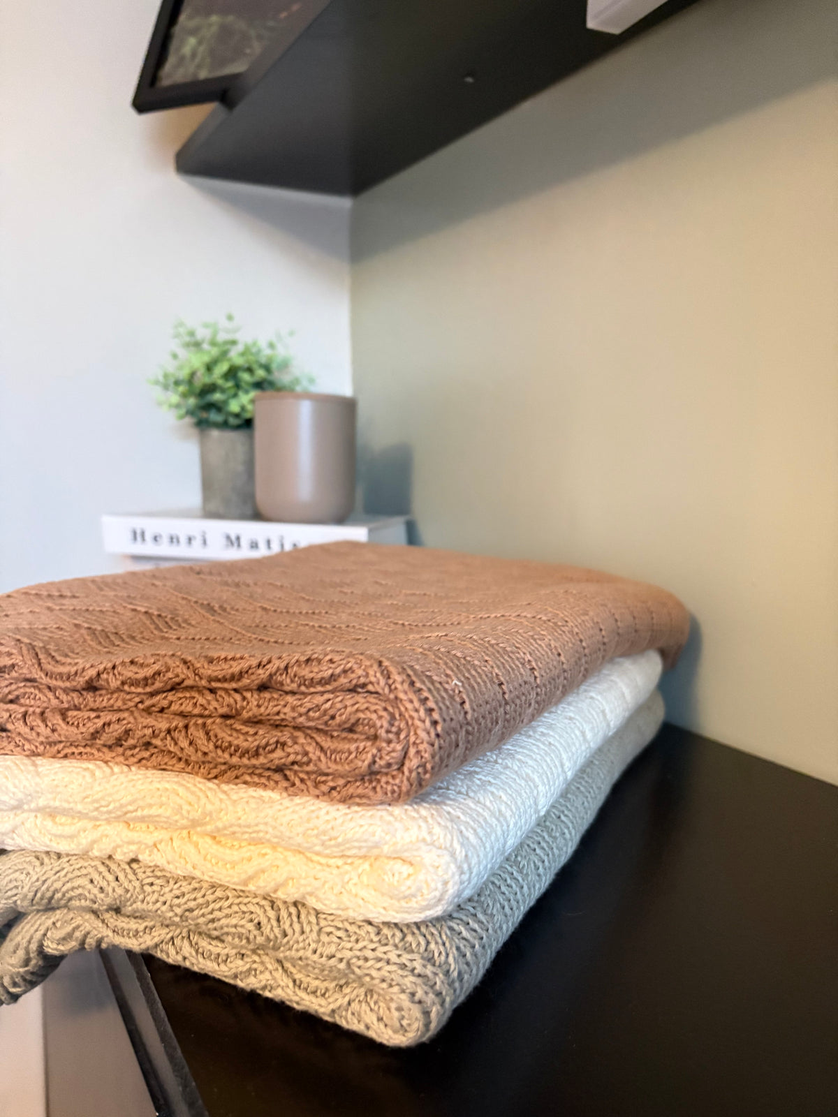 Knitted Look Baby Blanket – Soft Neutral Baby Blanket