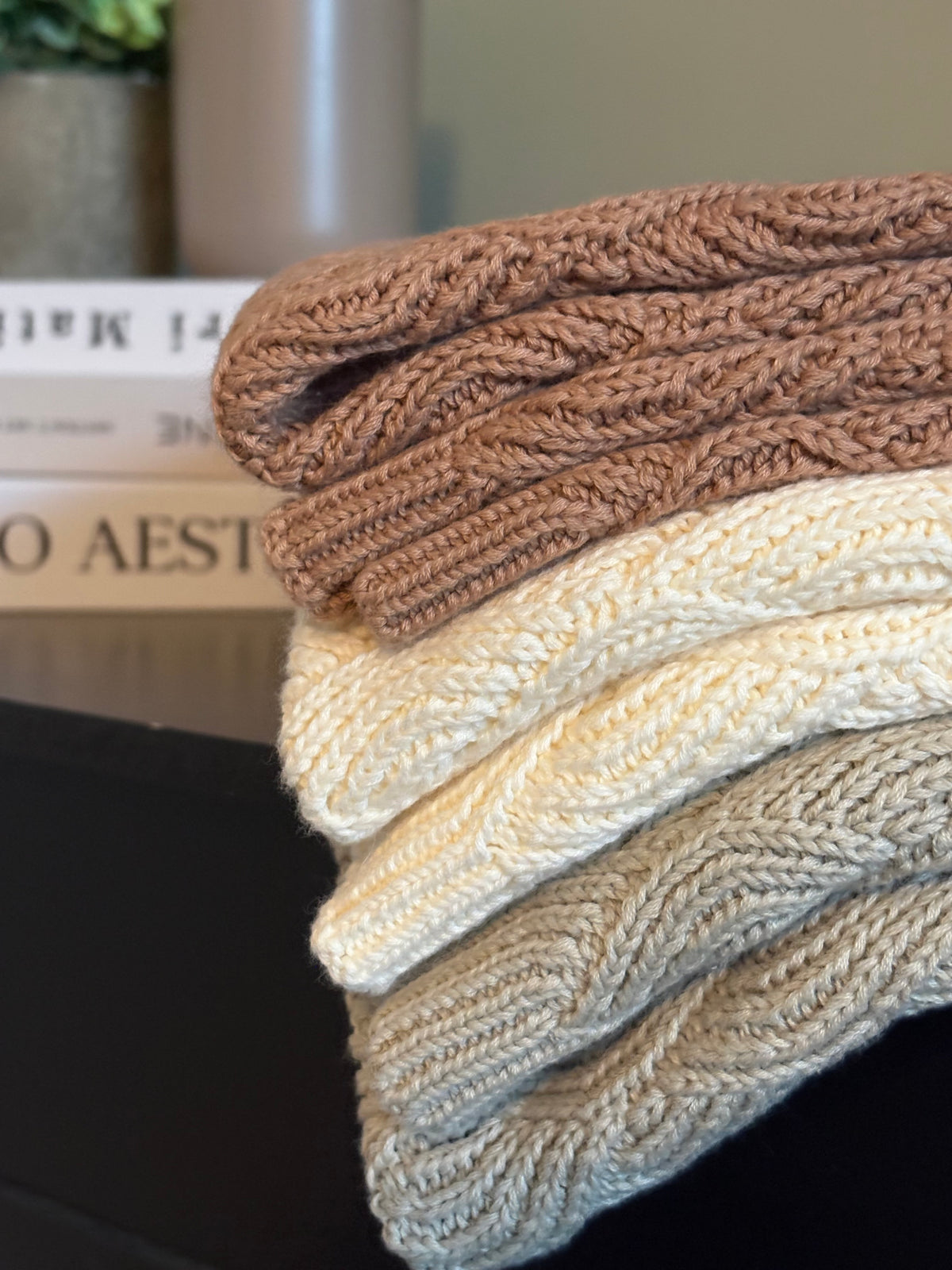 Knitted Look Baby Blanket – Soft Neutral Baby Blanket