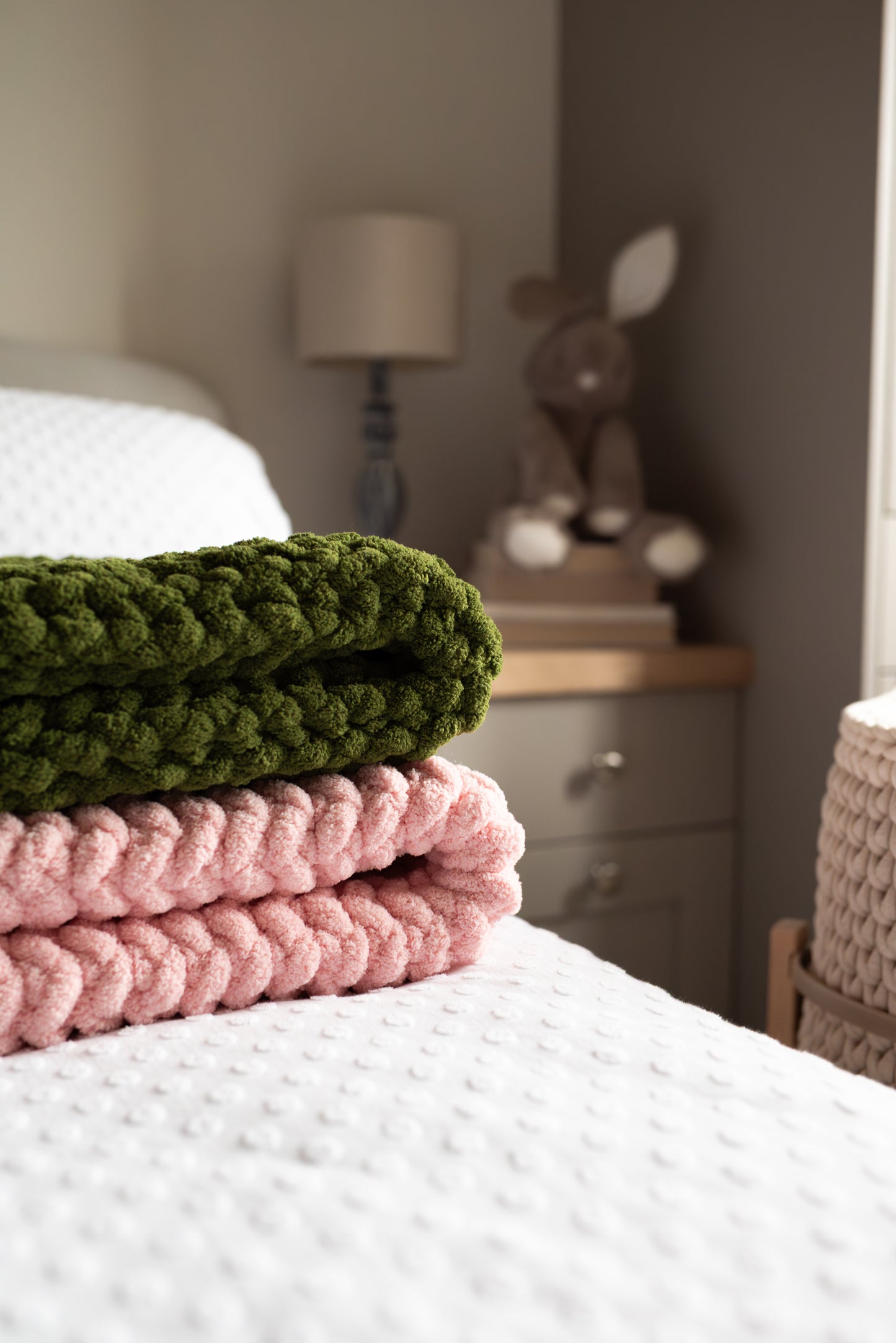 Super Chunky Crochet Blanket – Handmade in Neutral Tones