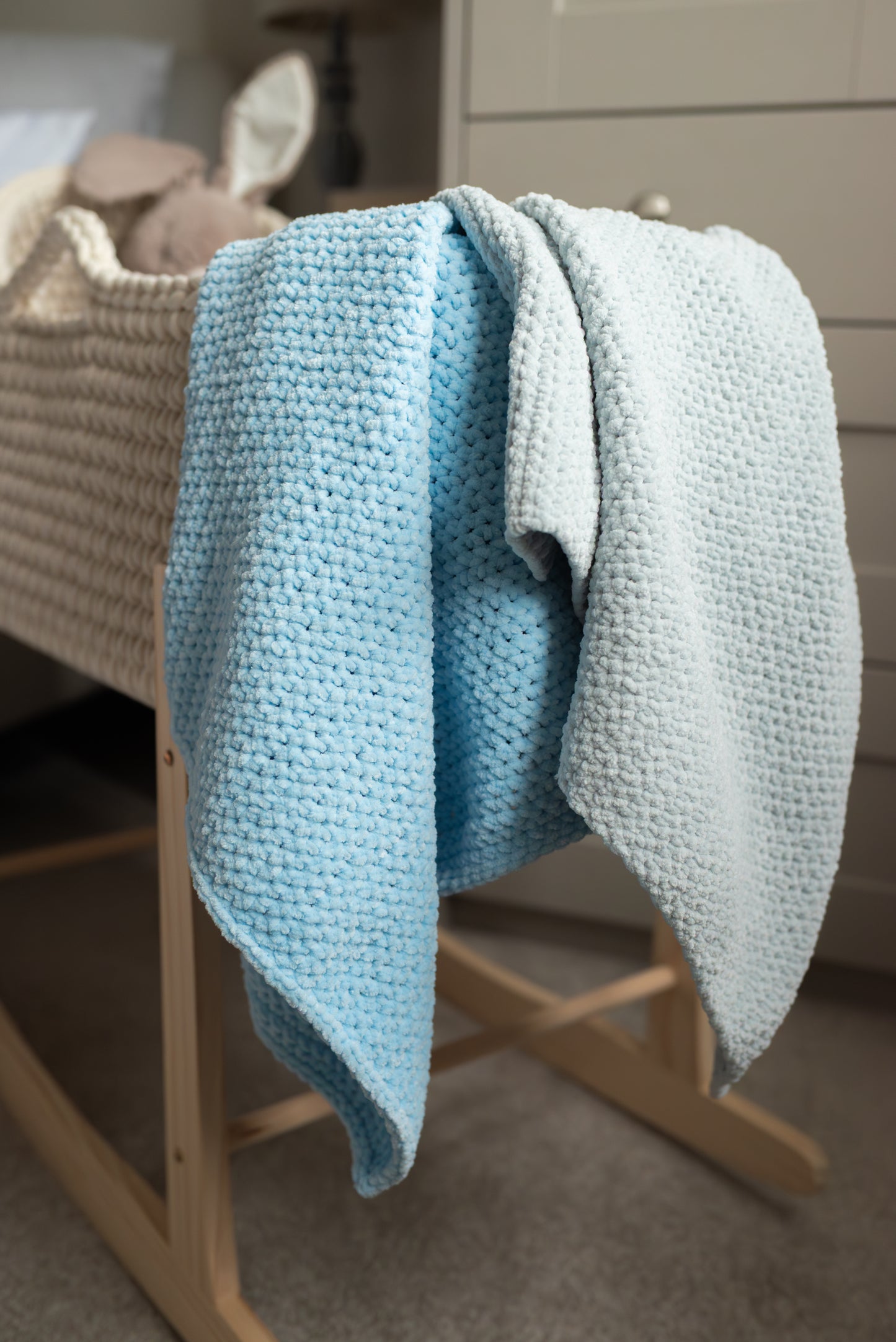 Chunky baby blanket – Handmade in Neutral Tones